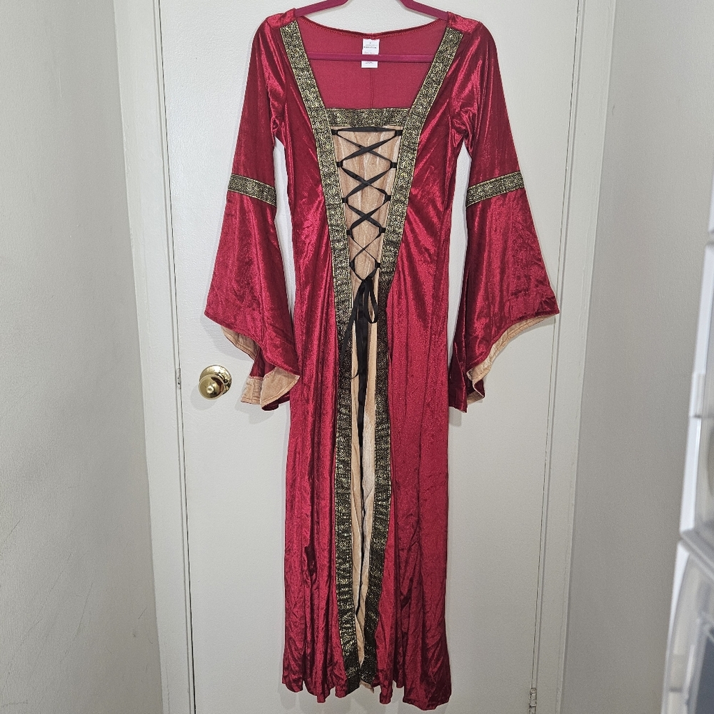 Womens red/gold renaissance dress. Halloween/dress-up. New w/o tags. Size s & xl